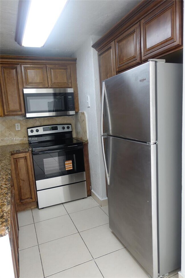 Building Photo - 495 NW 72nd Ave