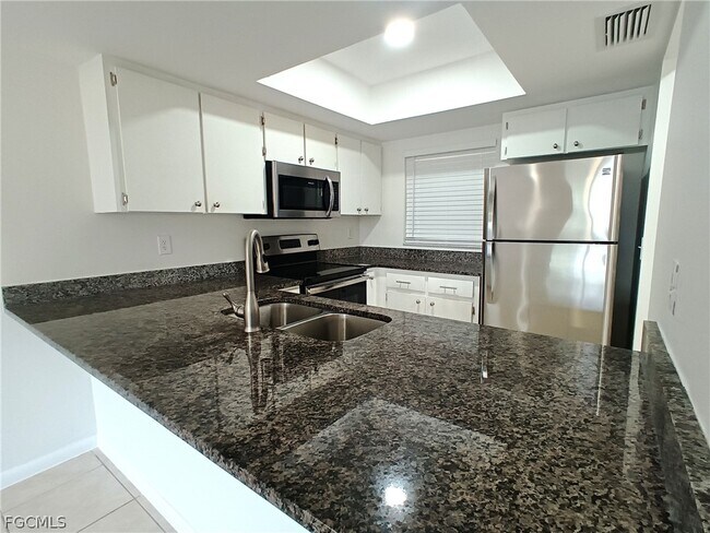 Building Photo - 630-636 SE 13th Pl