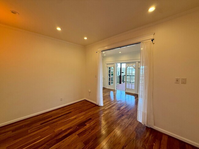 Building Photo - 1053 De Haro St