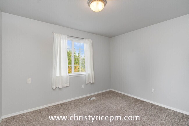 Building Photo - 26143 242nd Ct SE