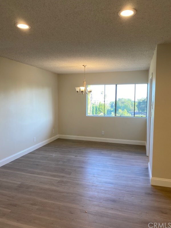 Building Photo - 522 W Sierra Madre Blvd