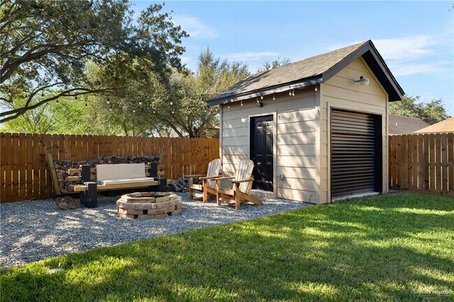 Building Photo - 19 N 21st St