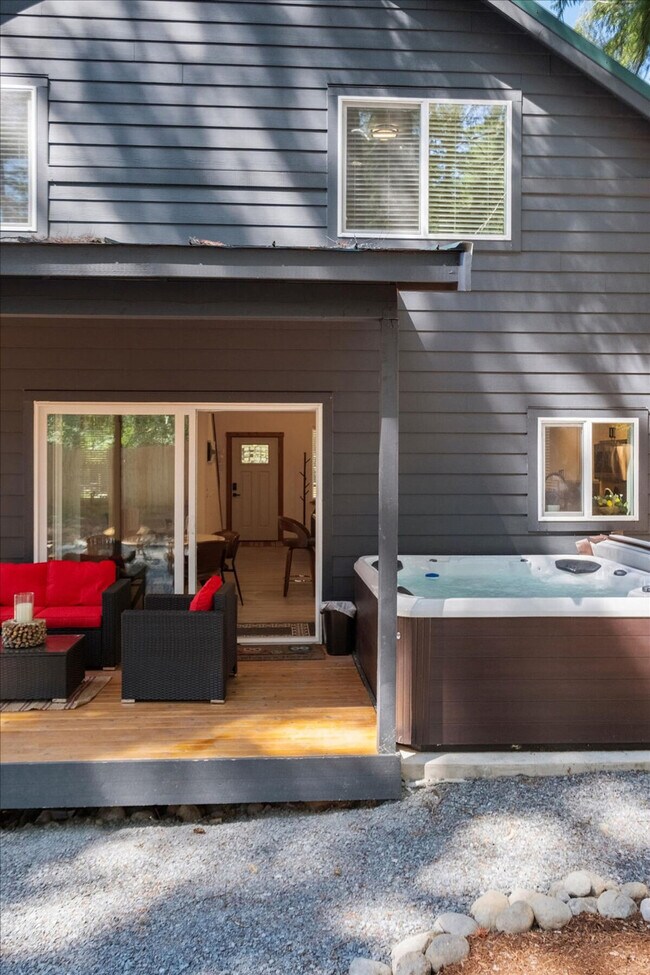 Building Photo - 125 Mountain View Dr