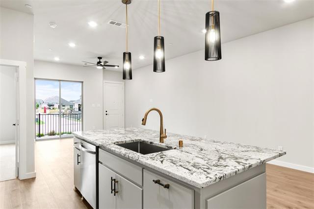 Building Photo - 604 Tall Grass Trl
