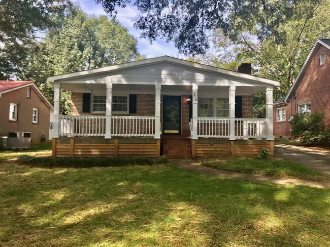 Building Photo - Beautiful 2 bedroom 1 bath home in charlotte
