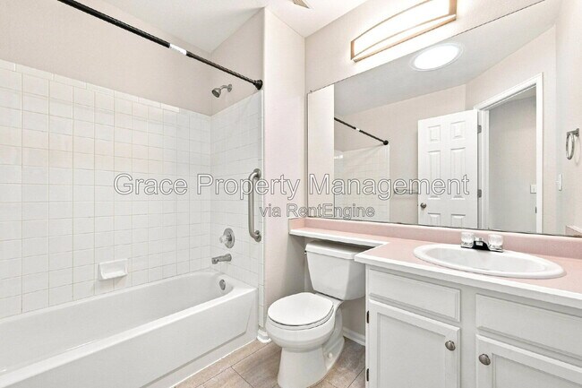 Building Photo - 16041 Bluebonnet Dr