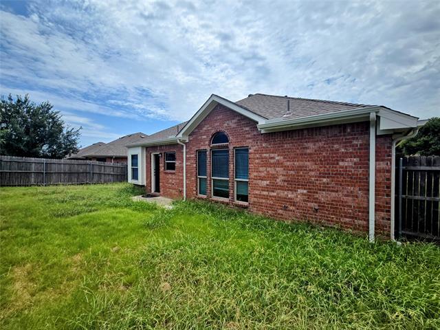 Building Photo - 2113 Woodhaven Dr