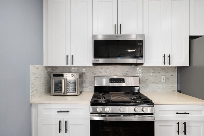 Building Photo - 12805 Westpark Dr