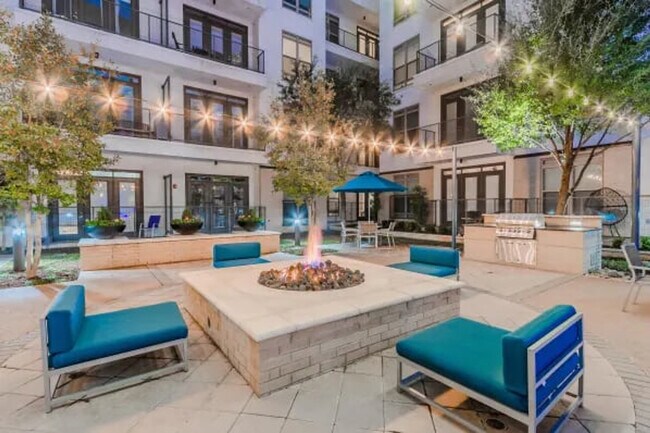 Building Photo - 1251 State St