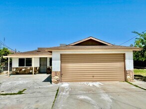 Building Photo - Explore this attractive property in Delano, ready for immediate occupancy - Renovated!!!