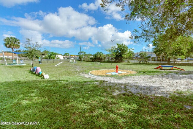 Building Photo - 3463 Mazur Dr