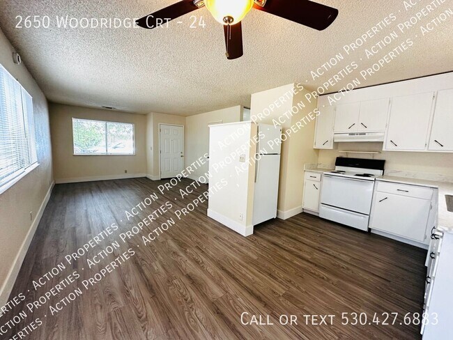 Building Photo - 2650 Woodridge Ct
