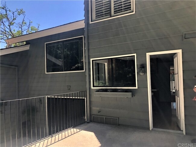 Building Photo - 4735 Club View Dr