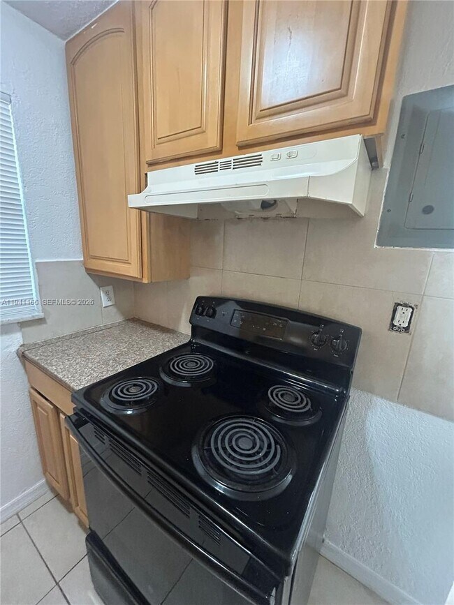 Building Photo - 1126 SW 15th Terrace