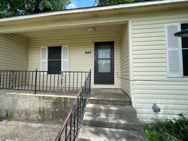 Building Photo - 845 Rumfield Rd