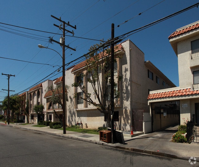 Building Photo - Valencia I