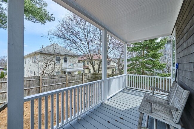 Building Photo - 125 Winsor Ave