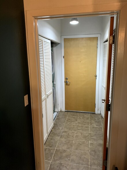 Laundry room (second entrance) - 2201 W Wabansia Ave