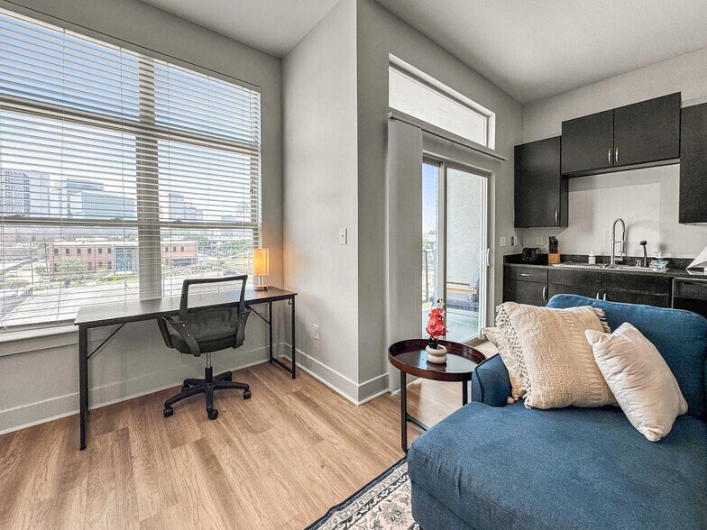 Building Photo - 2901 Indiana St