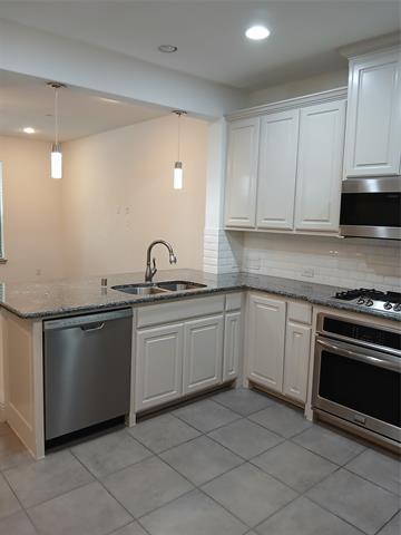 Building Photo - 7225 Huckleberry Dr