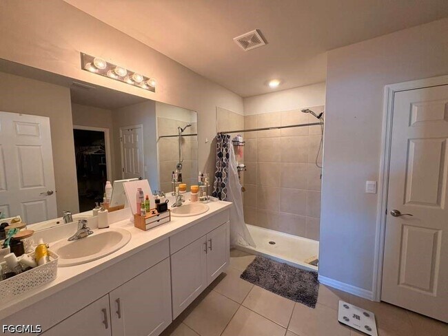 Building Photo - 1129 NW 20th Ave