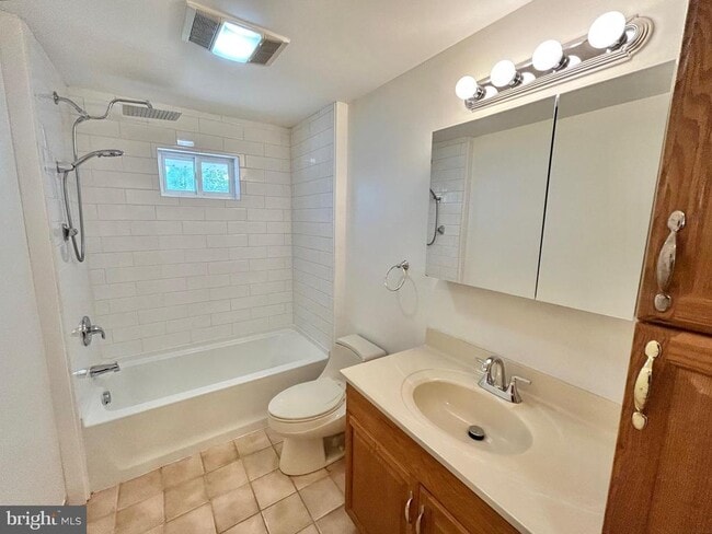 Building Photo - 986 Sherbrook Cir