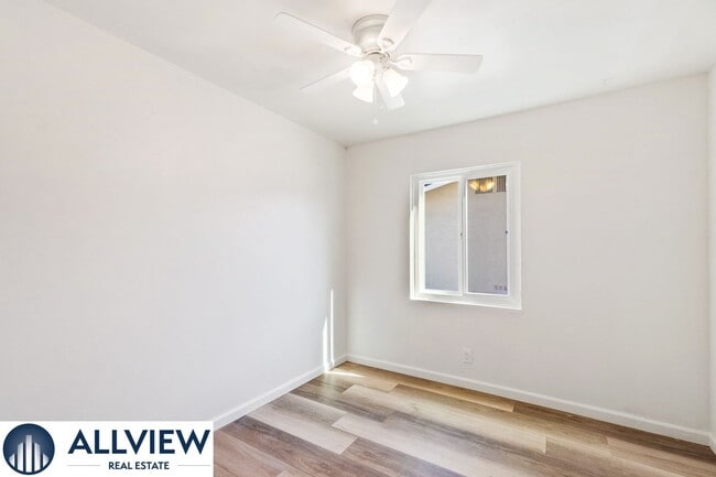 Building Photo - 452 S Shaffer St