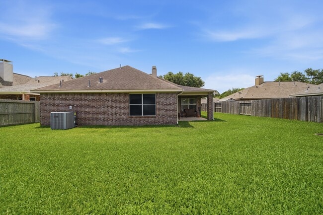 Building Photo - 321 Preston Ln