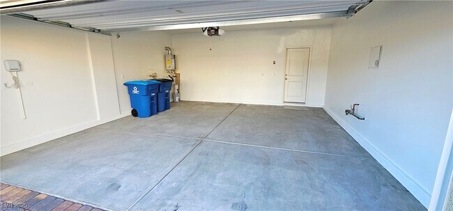 Building Photo - 2755 Tricase St