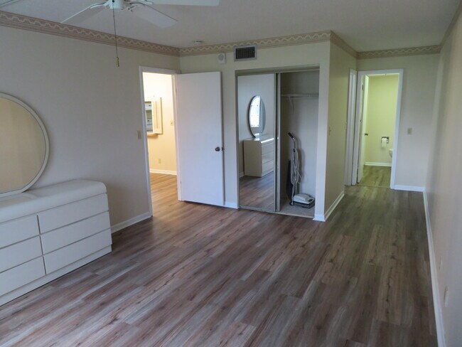 Building Photo - 9233 SW 8th St