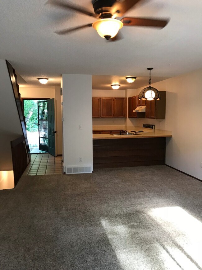 Building Photo - 2 Story Townhome Near Open Space in Lafayette