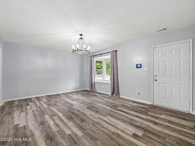 Building Photo - 119 Spring Dr