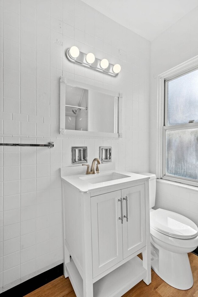 Building Photo - Updated 3 Bedroom home in Carrick availabl...