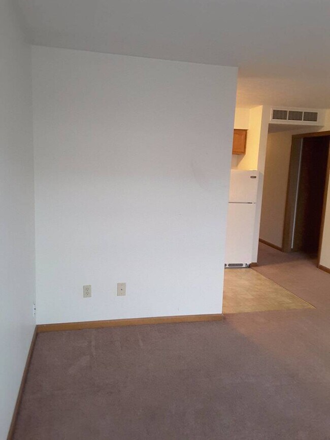 Building Photo - 205 Stonewall Ct