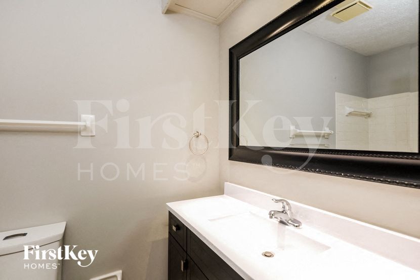 Building Photo - 5621 Willow Twig Ln