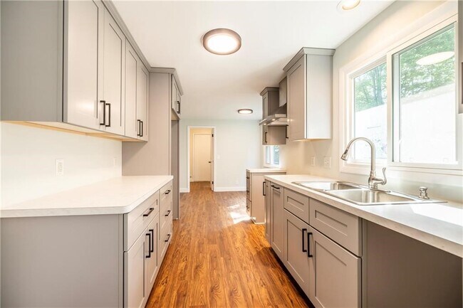 Building Photo - 104 Tumbleweed Dr
