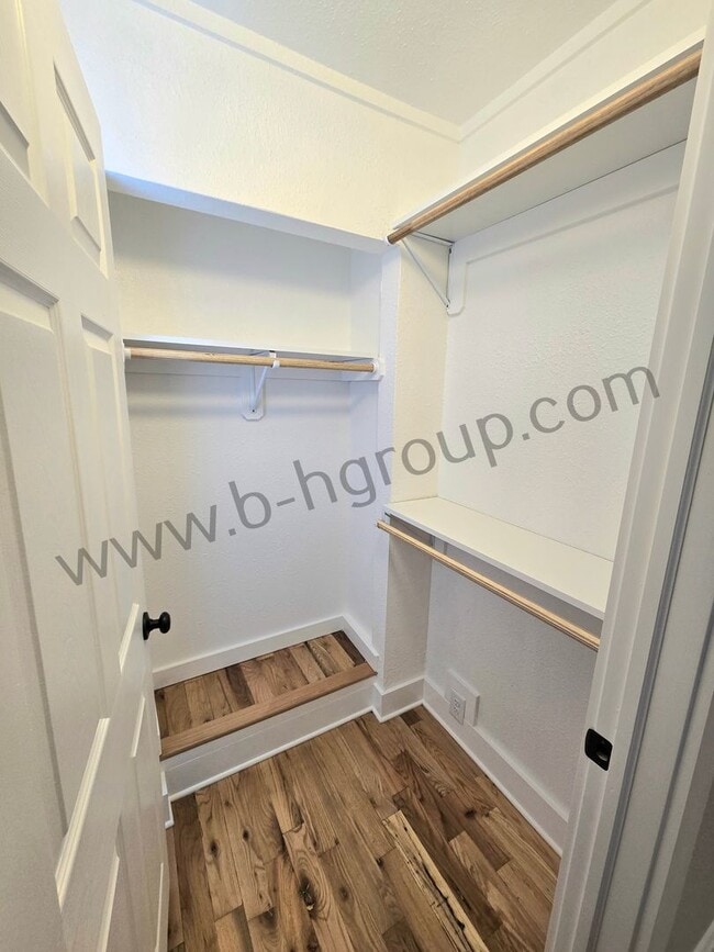 Building Photo - 2629 Roosevelt Rd