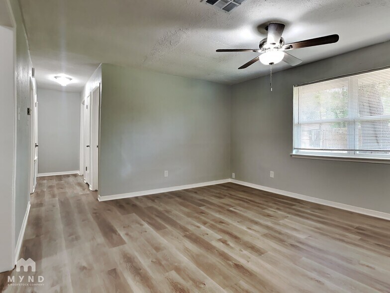 Building Photo - 6410 Harcourt Dr