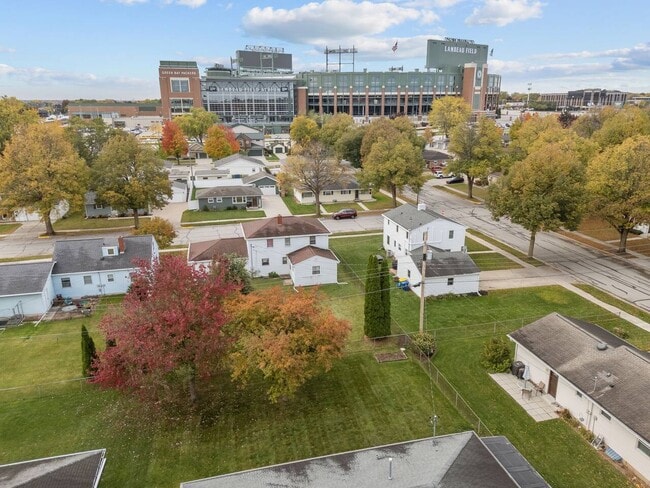 Building Photo - 1221 Kenwood St