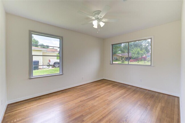 Building Photo - 10111 Fonville Dr