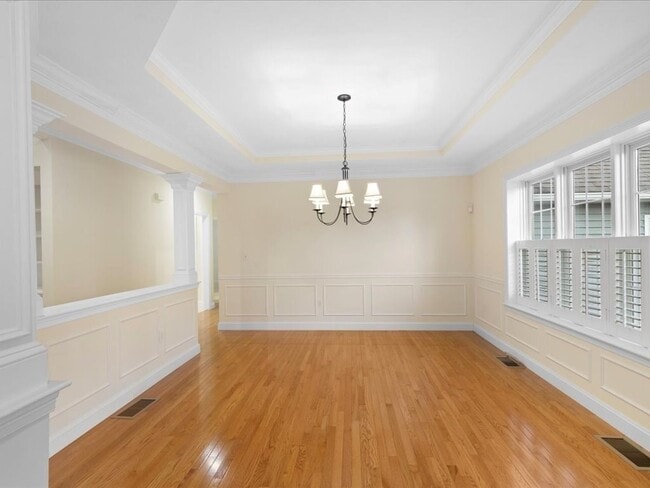 Building Photo - 32 Silver Brook Ln