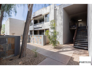 Building Photo - Unlock a New Chapter in this Stylist 1/1 C...