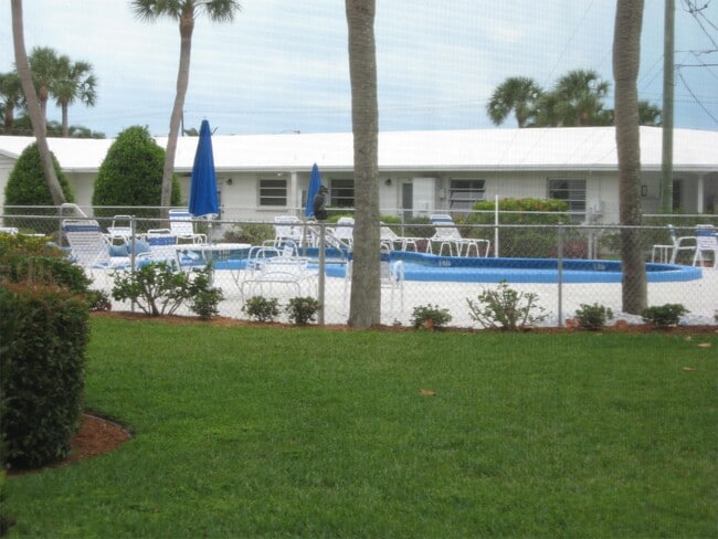 Building Photo - 100 The Esplanade S