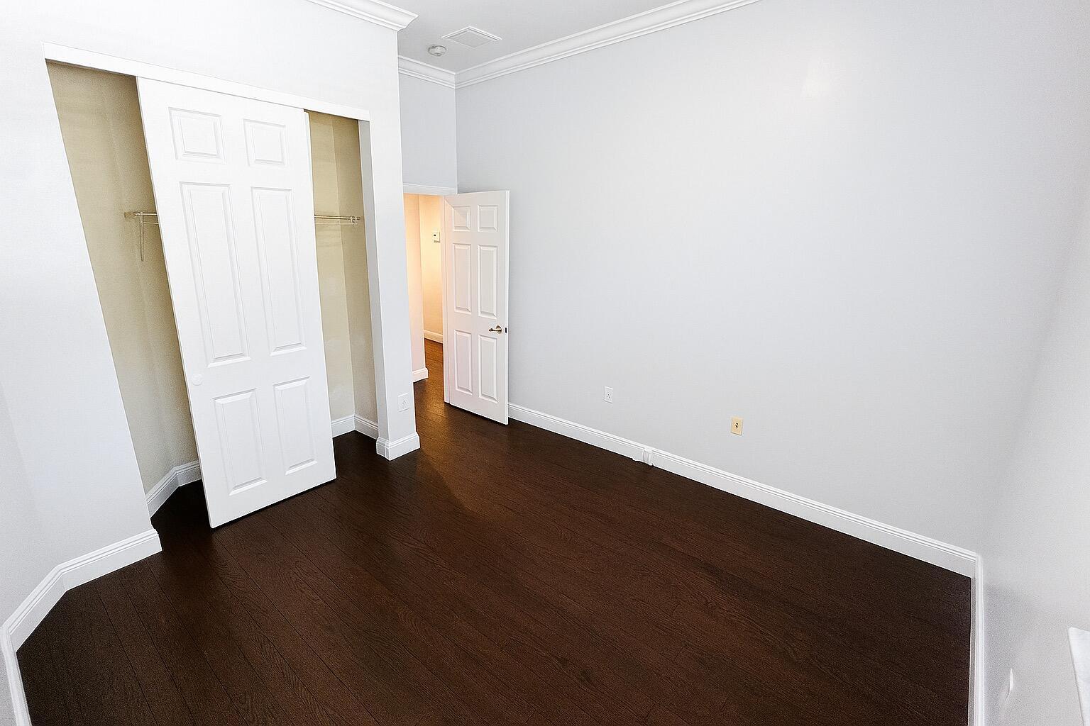 Building Photo - 2768 Shaughnessy Dr