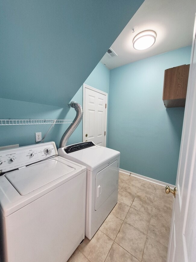 Building Photo - 1563 Providence Knoll Dr