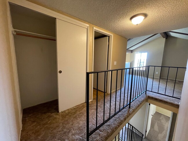 Building Photo - Mesa Circle Drive Townhouse with Loft!