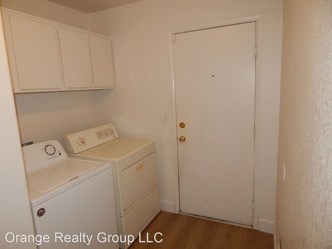 Building Photo - 2 br, 2 bath House - 6529 Assembly Dr.