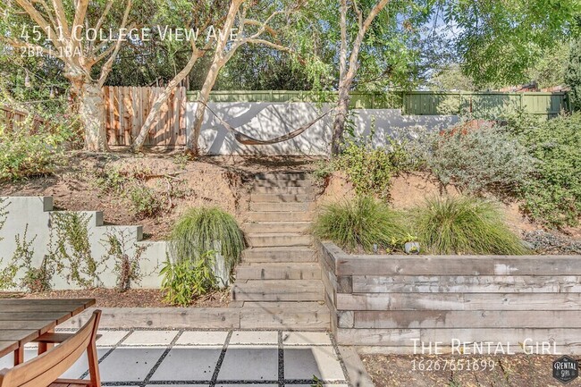 Building Photo - Bright & Breezy Eagle Rock Hideaway | 2 Be...