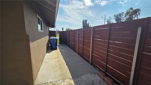 Building Photo - 1917 E Idahome St