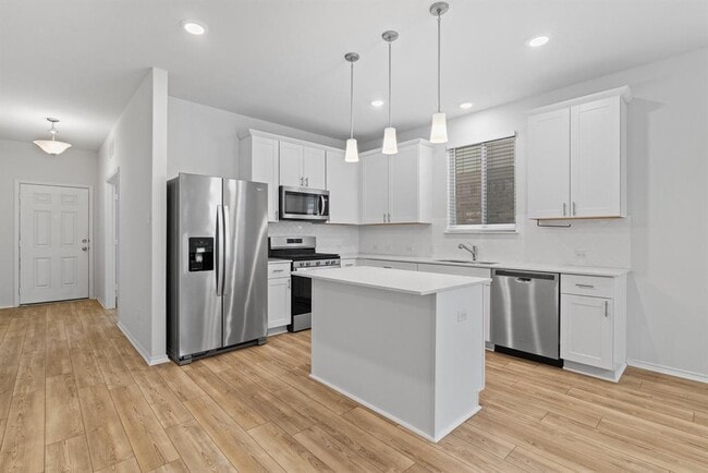 Building Photo - 408 Grace Lilly Dr